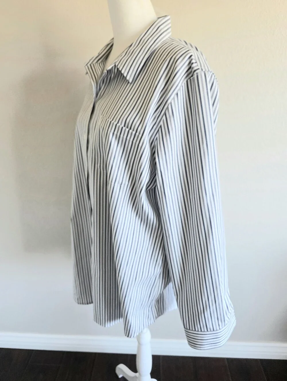 NEW Coldwater Creek Button Up Shirt Cotton White Gray Stripe Size L Long Sleeve